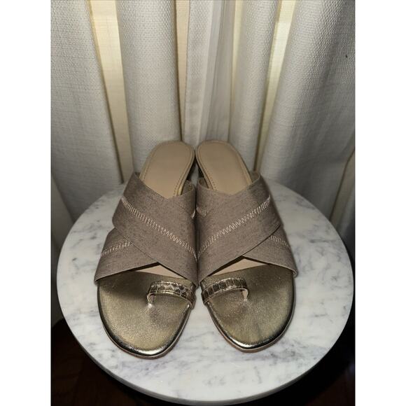 Donald J Pliner Mara Toe Ring Low-Heel Sandal Size 10M Women’s Gold - Picture 2 of 5